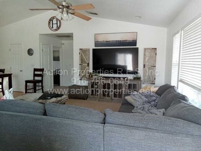 Foto del edificio - Updated Downtown Roseville Home - 2 Bed, 2...