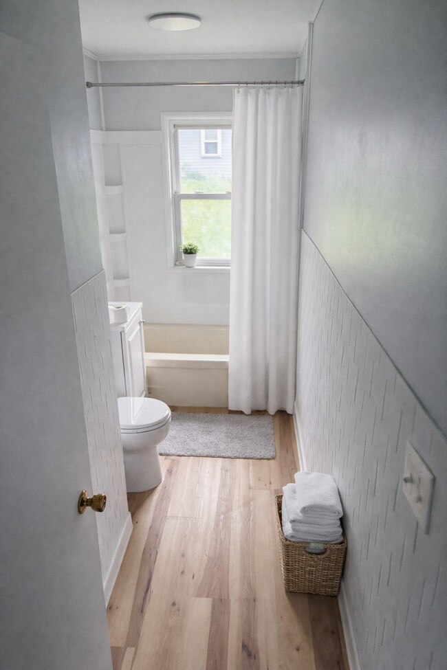 Foto del edificio - 4425 Kennett Ave