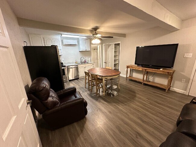 Foto del edificio - 2220 Timber Creek Trl