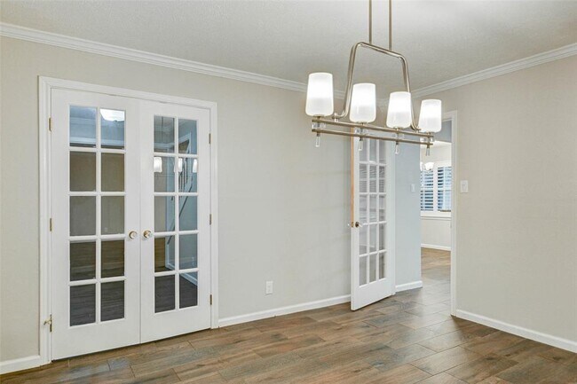 Foto del edificio - 13915 Charlynn Oaks Dr