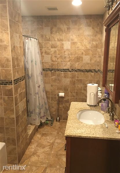 Building Photo - 164 Engert Ave