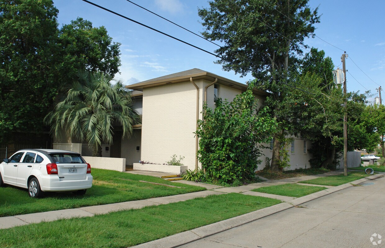 3026 Lake Villa Dr, Metairie, LA 70002 Apartments in Metairie, LA