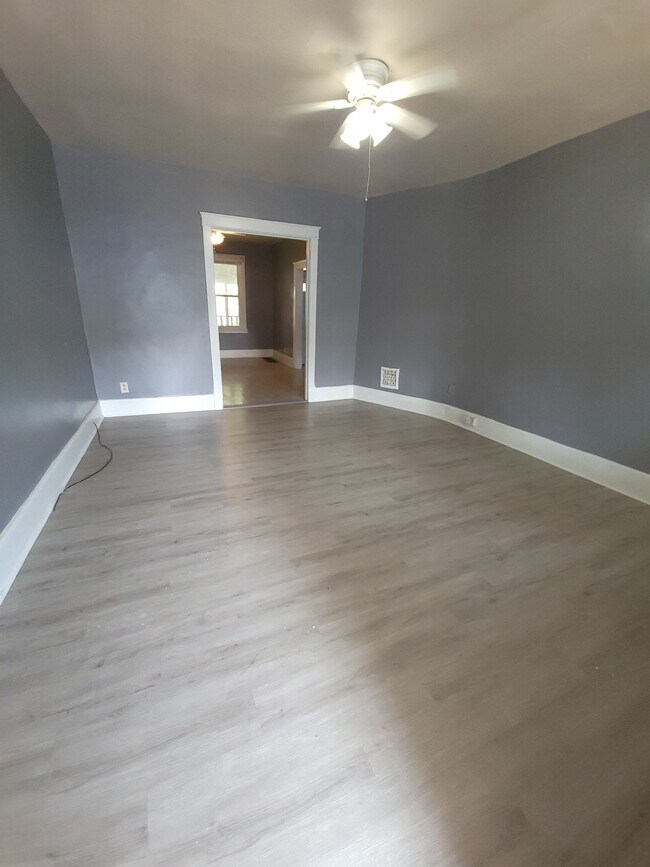 Foto del edificio - 4833 Hannover Ave