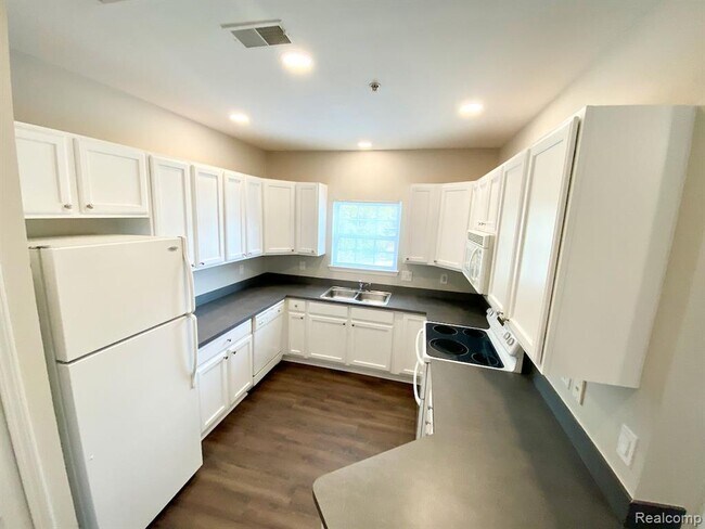 Building Photo - 25569 Sun Sail Ct