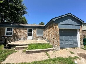 Building Photo - 4117 N Libby Ave