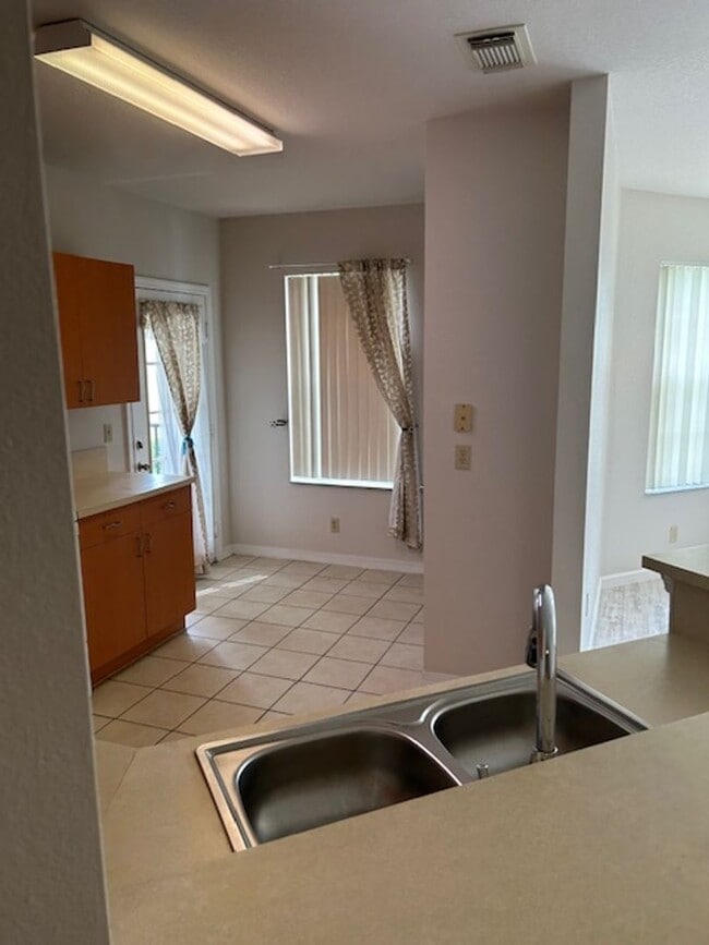 Building Photo - 3/2/2 Condo in Belmont of St Lucie West