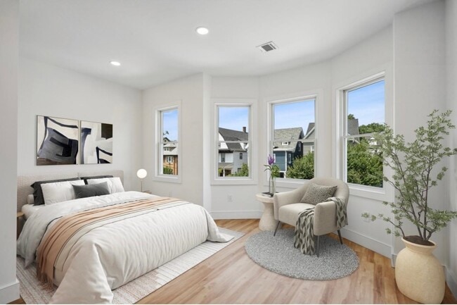 Building Photo - 215 Harrison Ave