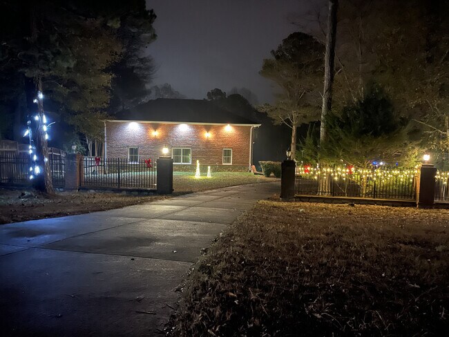 Foto del edificio - 6620 Little Mill Rd