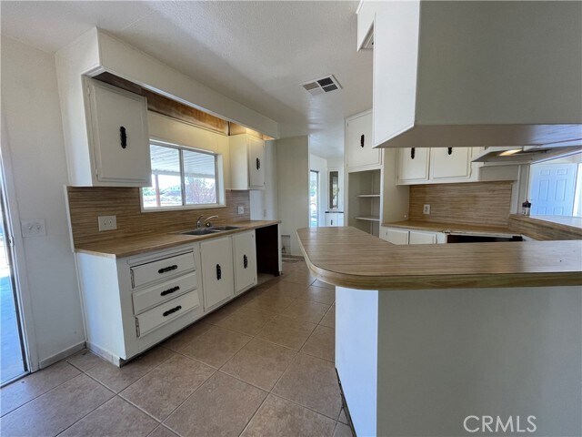 Building Photo - 1648 Cottonwood Ave