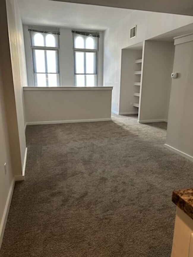 Building Photo - Welcome to Urban Elegance in the Heart of ...