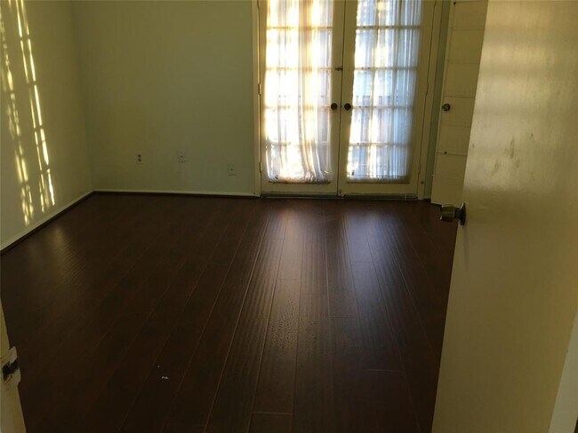 Building Photo - 7024 Jetty Ln