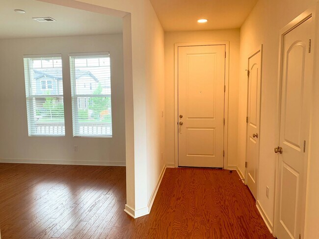 Building Photo - 10071 Nadine Ln