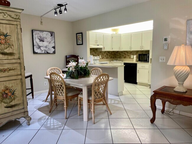 Foto del edificio - 407 Pine Glen Ln