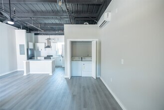 Building Photo - 2612 Castle St