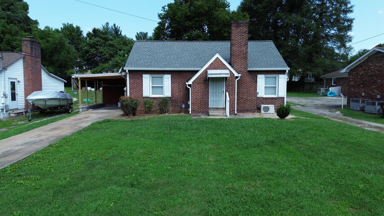3229 Avondale Ave, Knoxville, TN 37917 House Rental in Knoxville, TN