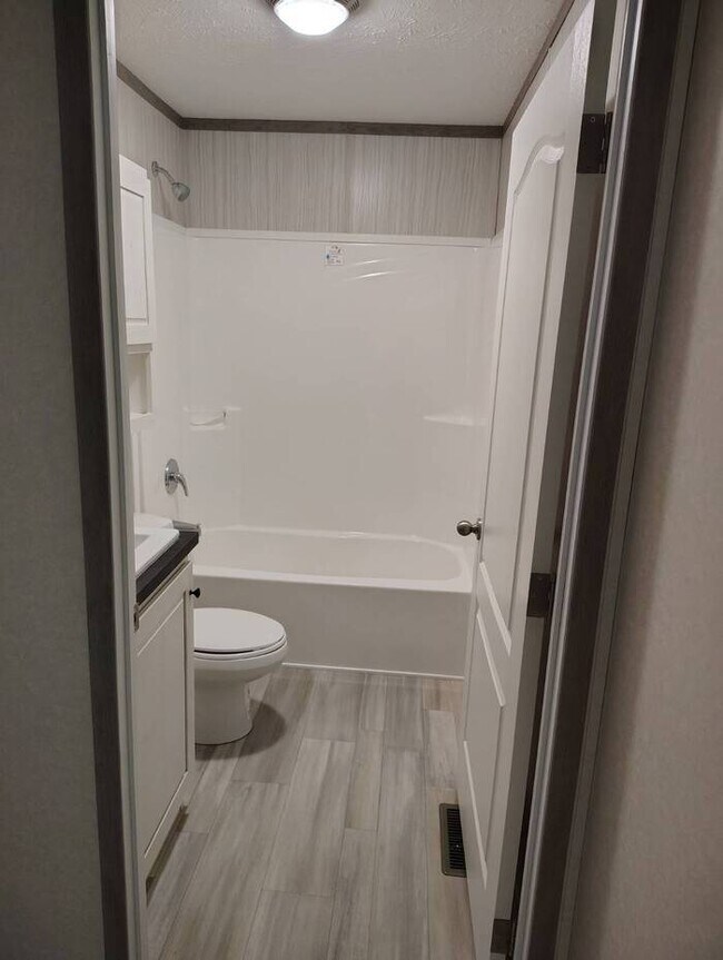 Foto del edificio - HOME FOR SALE 3 bed 2 bath