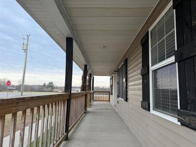 Foto del edificio - 17 Christopher Ave