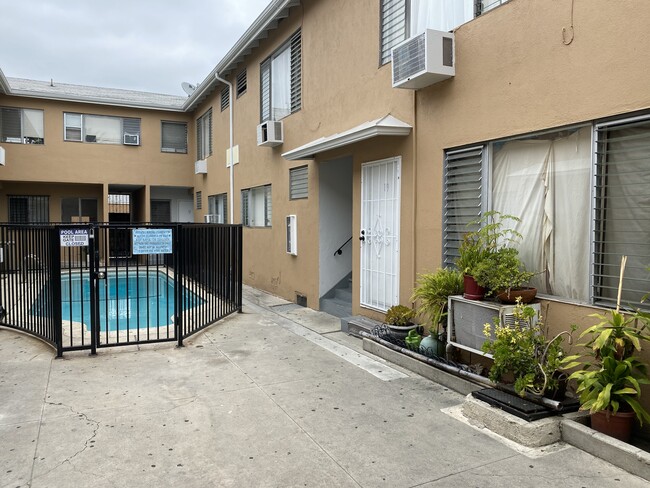 Courtyard - 5301 Lexington Ave
