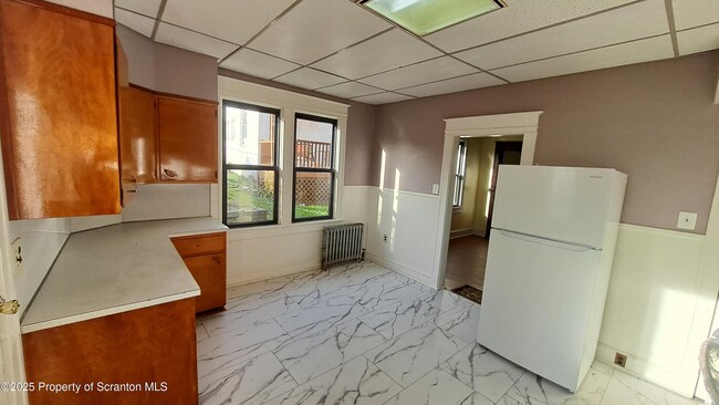 Building Photo - 909 Linden St