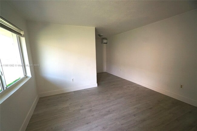 Building Photo - 584 NW 65th St