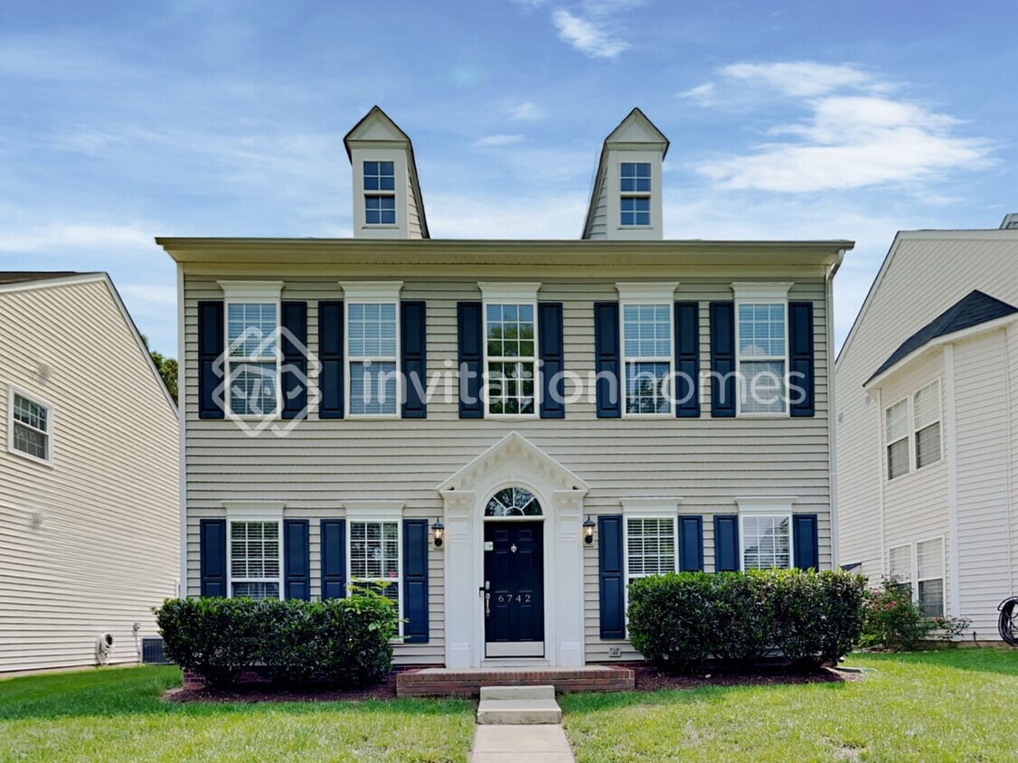 Foto principal - 6742 Tanners Creek Dr