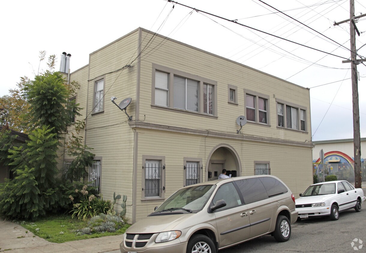 Building Photo - 5201 Congress Ave