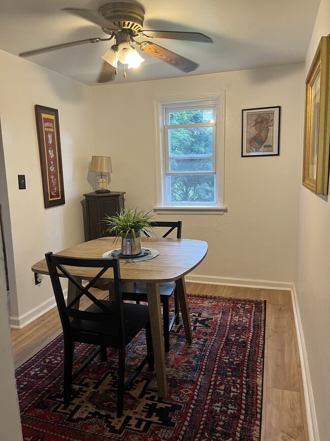 Dining room - 1203 Shadycrest Dr