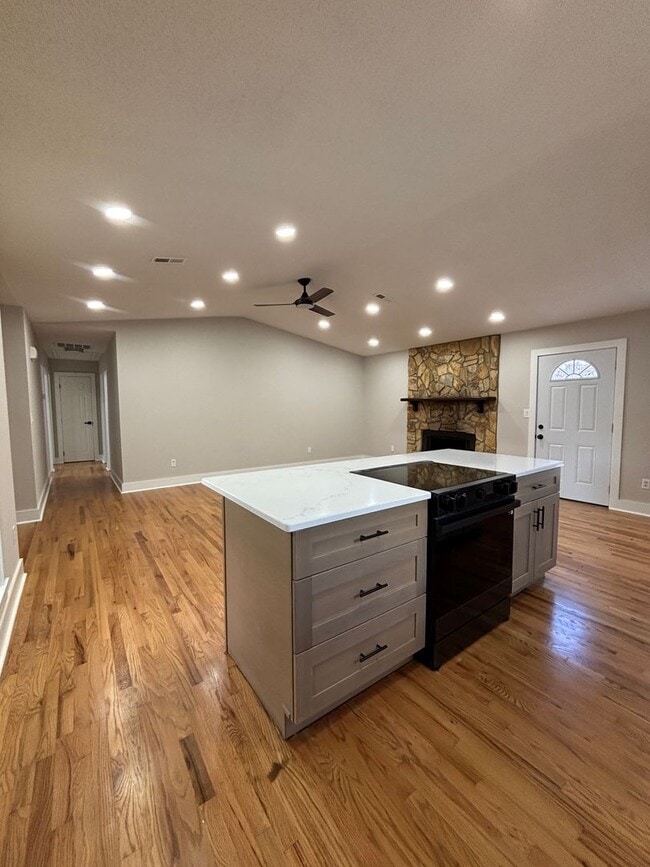 Building Photo - 414 Indian Trail