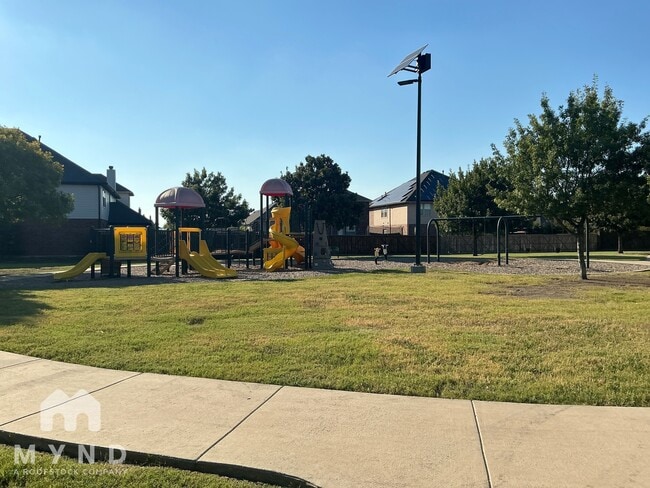 Building Photo - 5013 Cedar Springs Dr