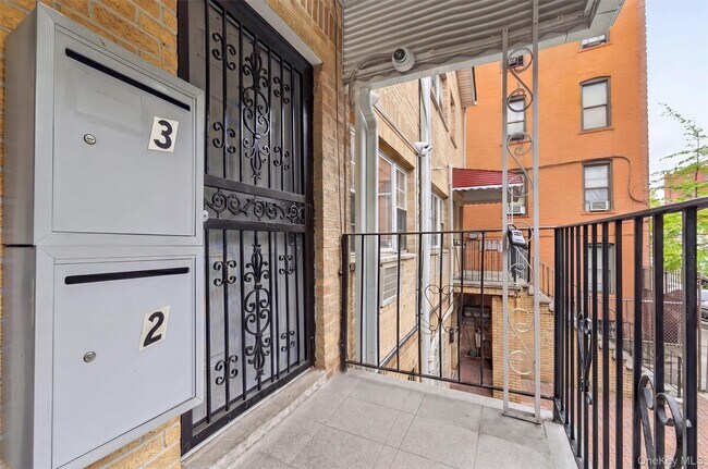 Foto del edificio - 315 E 163rd St