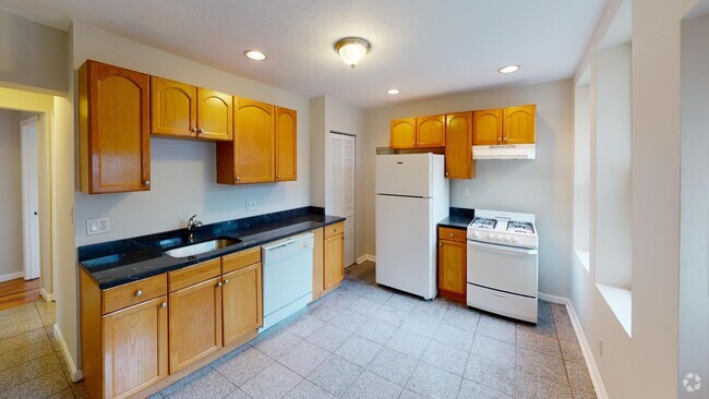 Building Photo - 144 Hemenway St