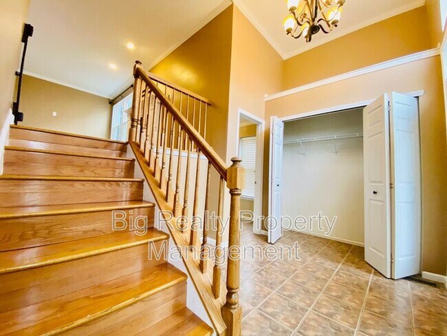 Foto del edificio - 475 Stoneglen St