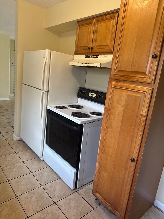 Building Photo - 4 Bed 2.5 Bath Single Family Home for Rent...