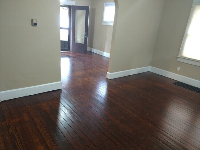 Foto del edificio - 1315 W 3rd St