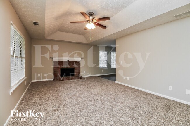 Building Photo - 655 Pebble Blvd