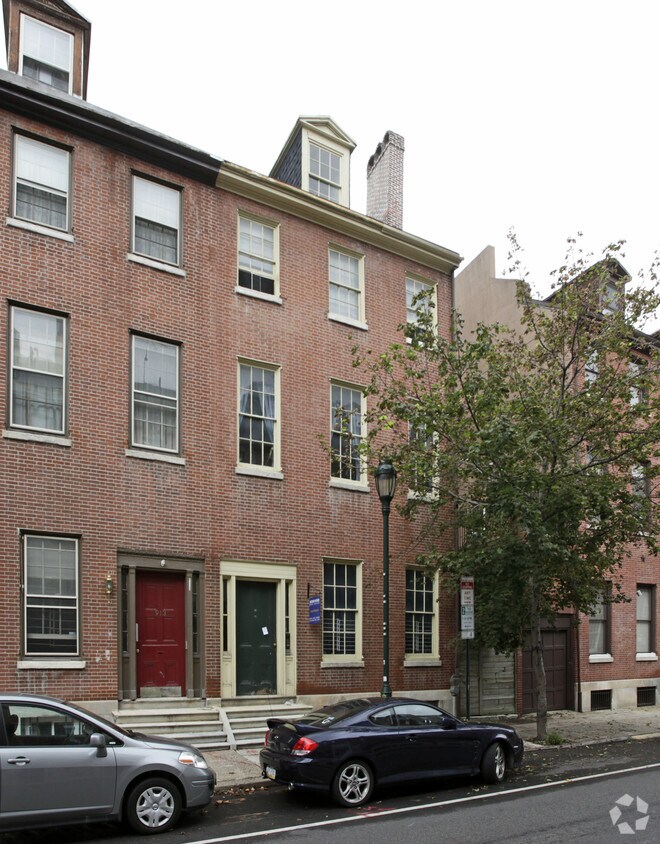 Primary Photo - 911 Pine St