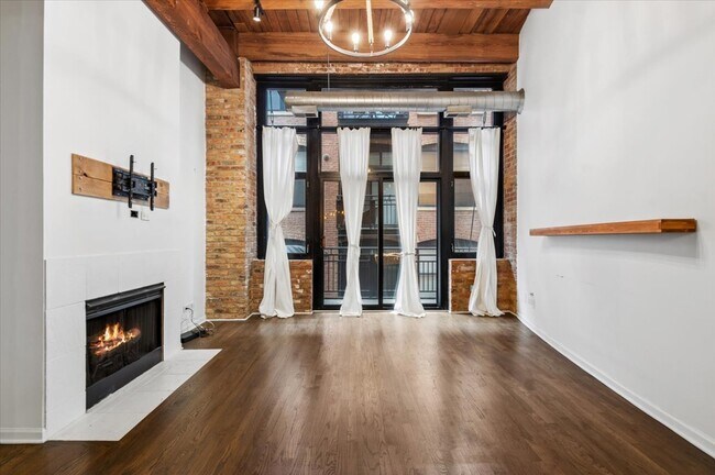 Foto del edificio - 525 W Superior St