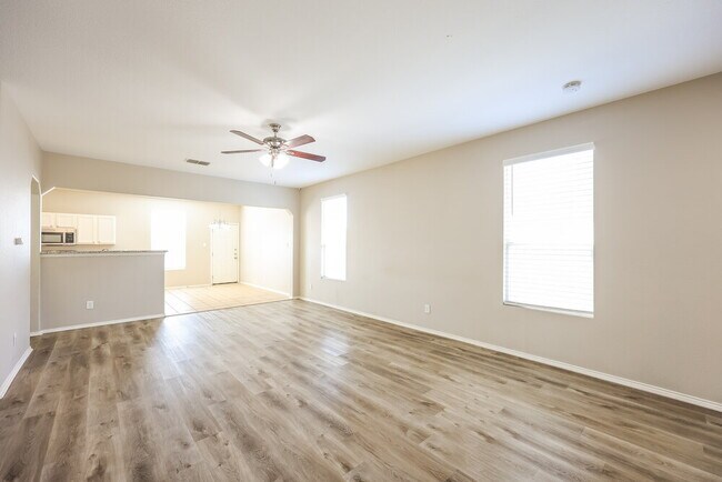 Building Photo - 200 Rustic Acres