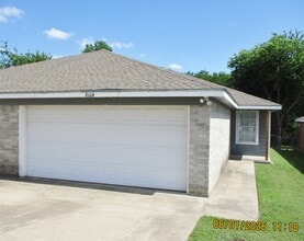 Building Photo - 8164 Marydean Ave