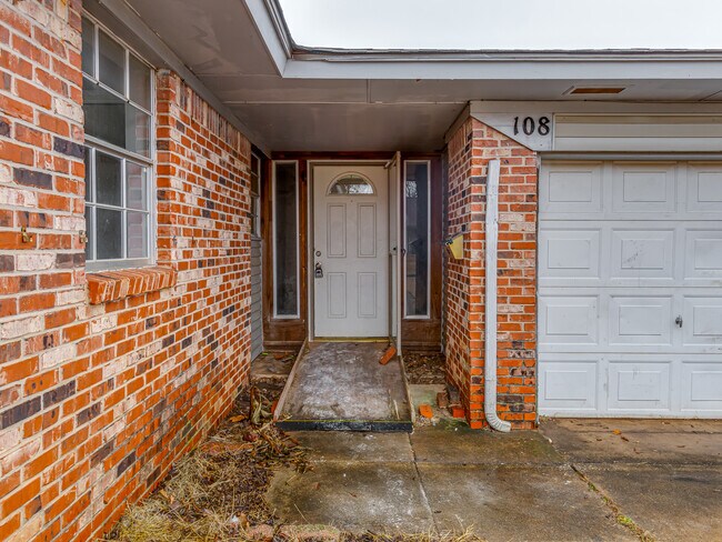 Foto del edificio - 108 Meadowbrook Dr