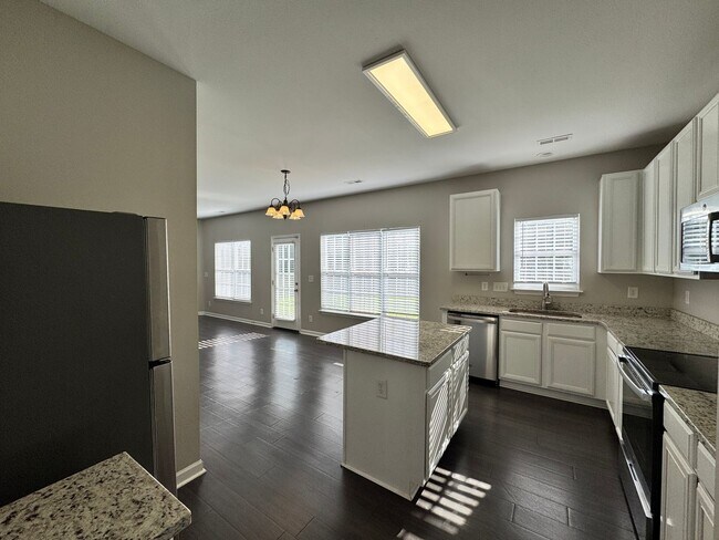Foto del edificio - 803 Peachtree Meadows Cir