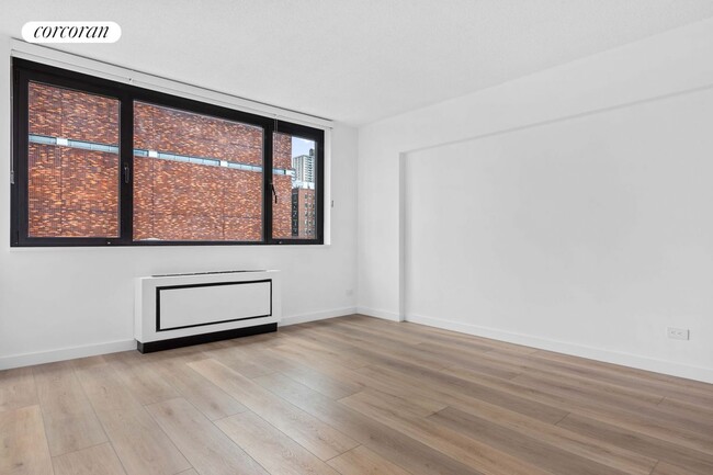 Foto del edificio - 45 W 67th St
