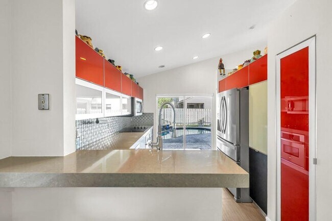 Foto del edificio - 1015 Thistle Creek Ct