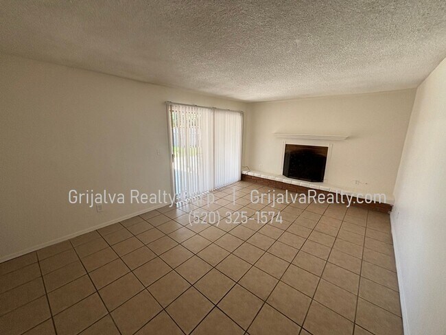 Foto del edificio - Large Eastside 4 Bedroom, 2 Bath House for Rent (Tanque Verde/Pantano)