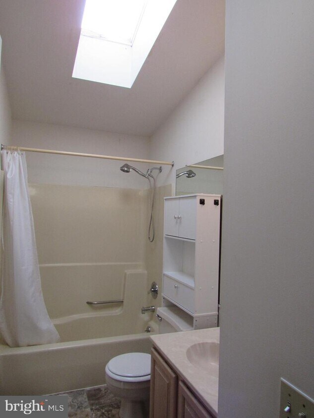 Primary Photo - 507 Waters Edge Dr