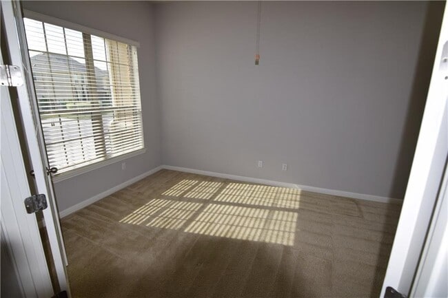 Building Photo - 4109 Vinalopo Dr