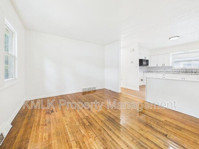 Foto del edificio - 1622 Merrill Ave