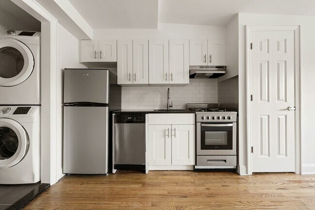 Foto del edificio - 908 Sterling Pl