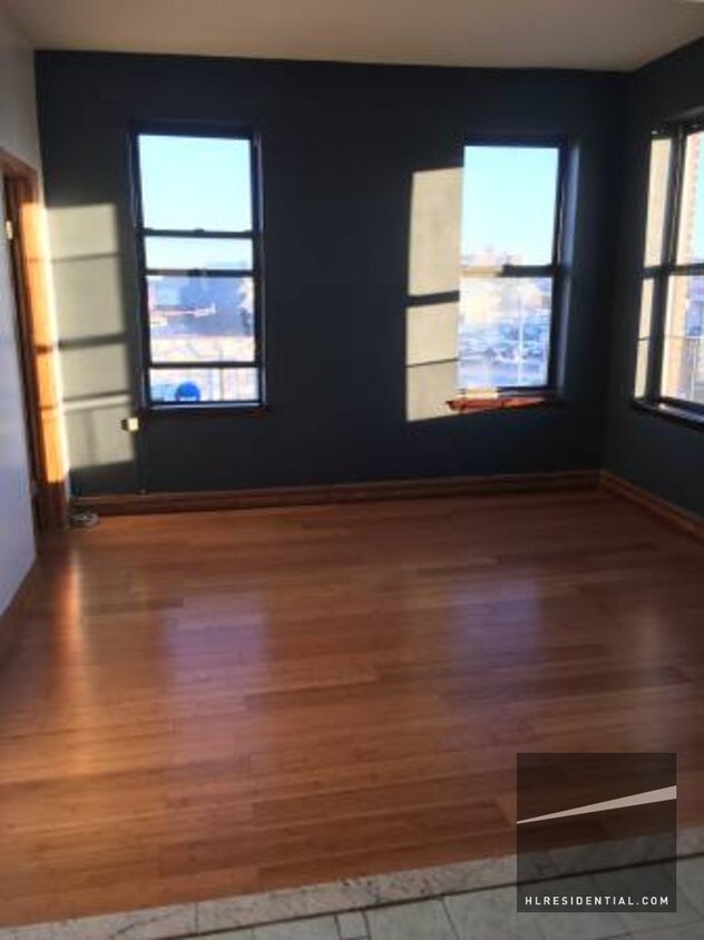 Foto principal - 4227 35th Ave