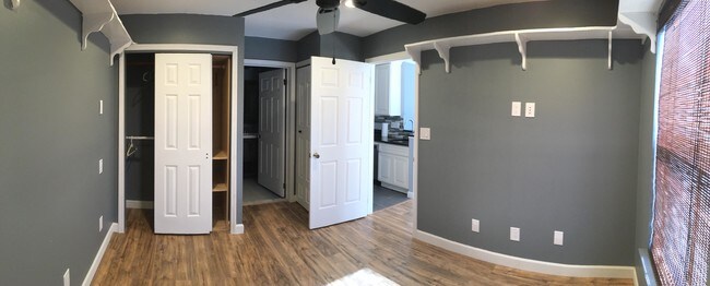 Building Photo - 402 Carhart Ct